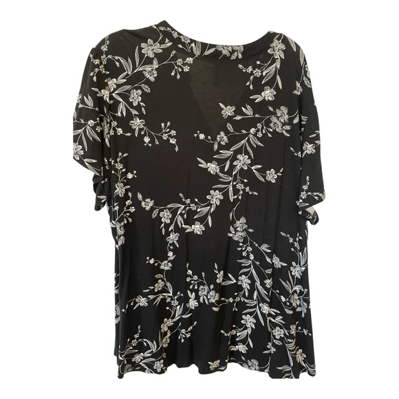 Black and White Boxy Polo Blouse with Short Sleeves - Picture 2 of 4